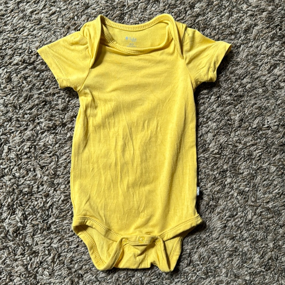 EUC Kyte Baby Bodysuit- Butter